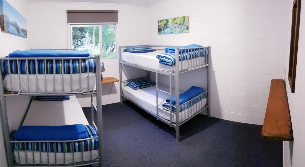 Happy Apple Backpackers Hostel Motueka Exterior photo