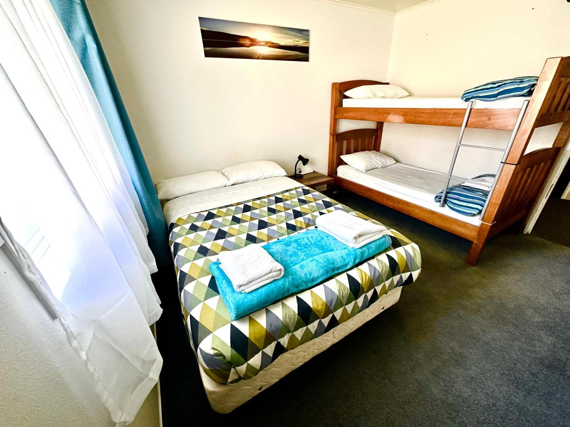 Happy Apple Backpackers Hostel Motueka Room photo