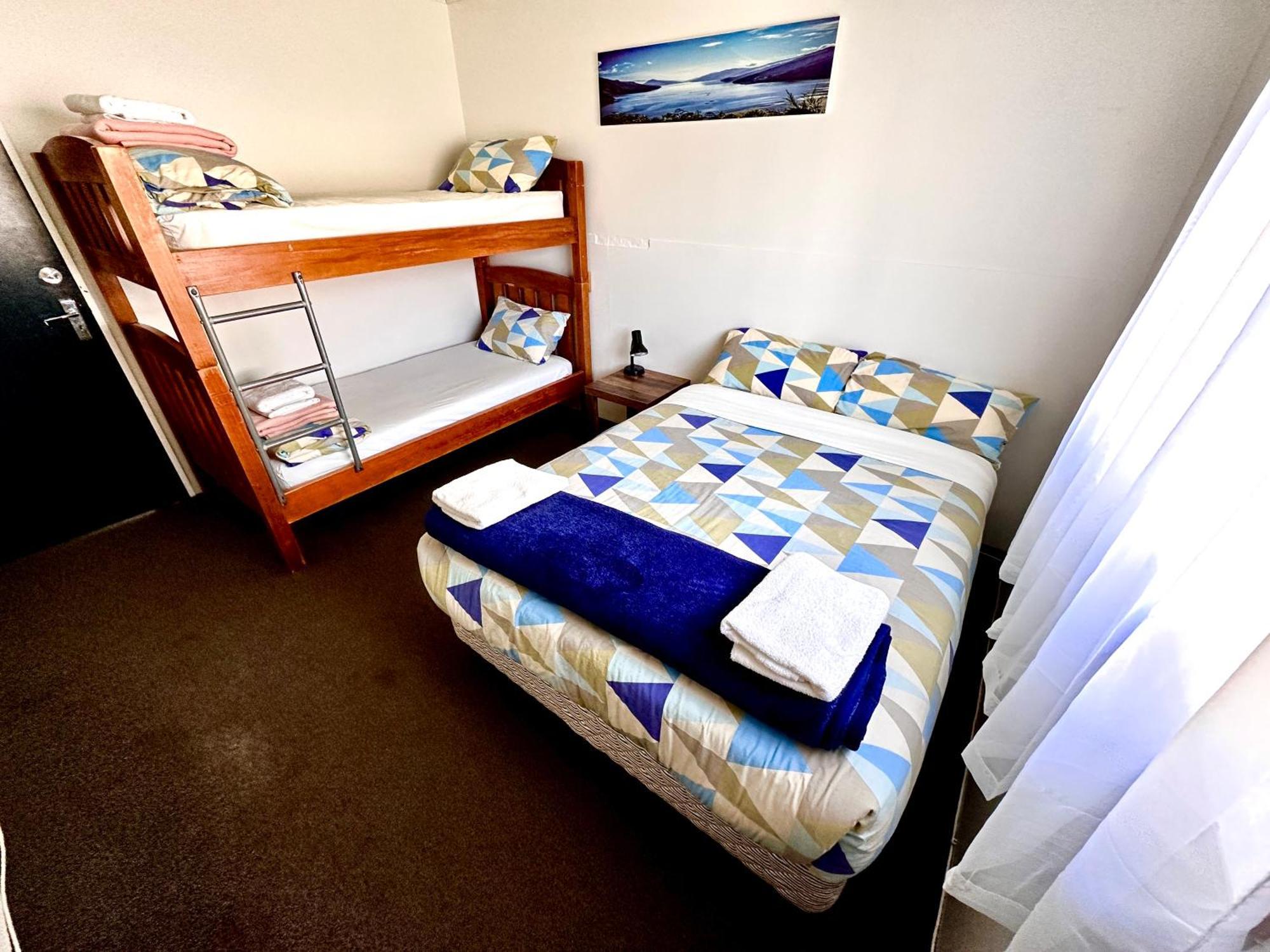 Happy Apple Backpackers Hostel Motueka Room photo