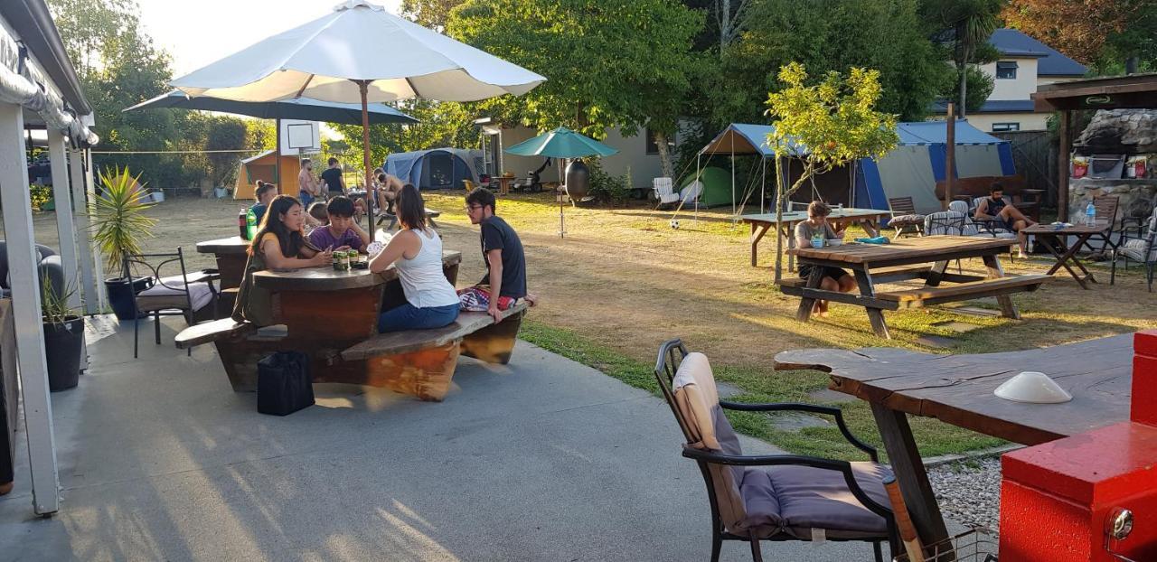 Happy Apple Backpackers Hostel Motueka Exterior photo
