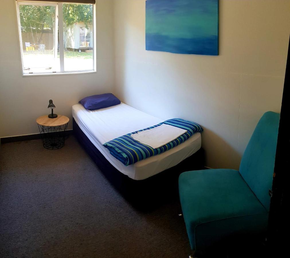 Happy Apple Backpackers Hostel Motueka Exterior photo